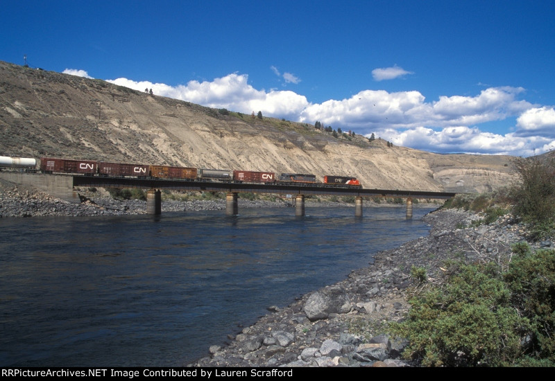 CN 5383 E/B